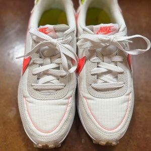 Women’s Nike Waffle Debut : White/Bright Cactus/Phantom/Hot Punch